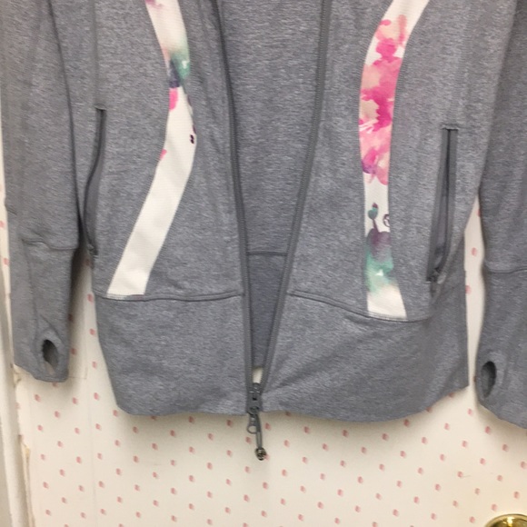 Lululemon jacket - Picture 6 of 6